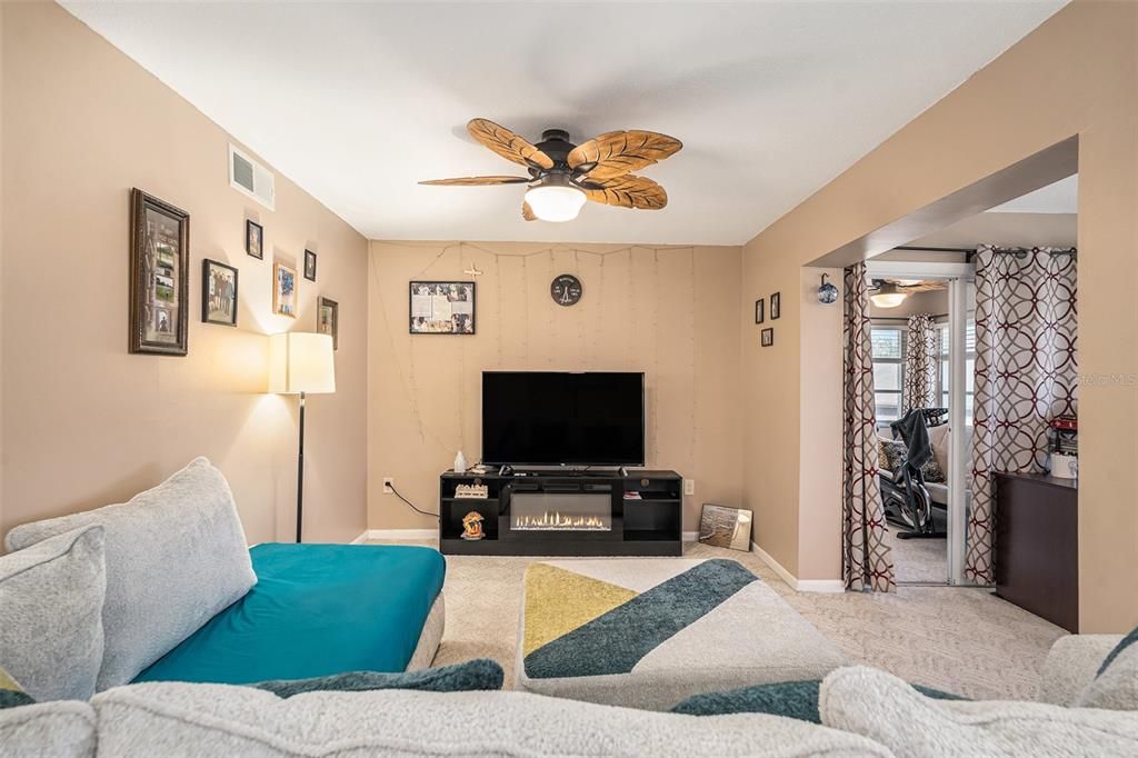 待售: $150,000 (2 贝兹, 2 浴室, 1088 平方英尺)