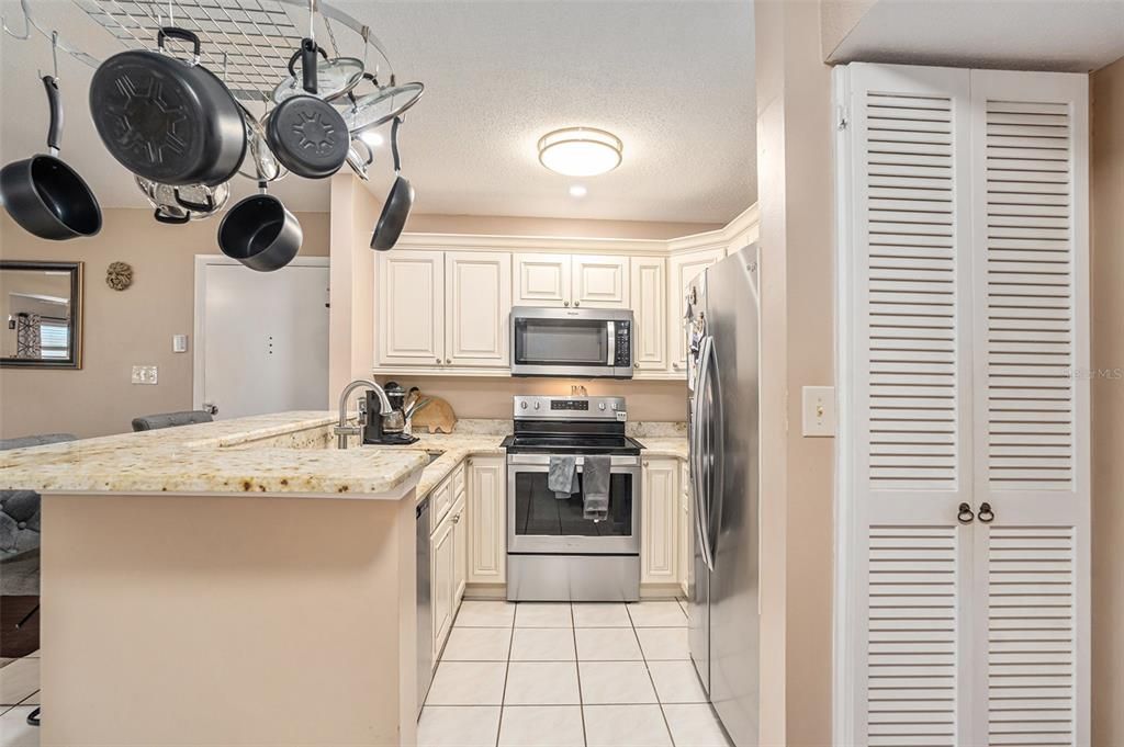 待售: $150,000 (2 贝兹, 2 浴室, 1088 平方英尺)