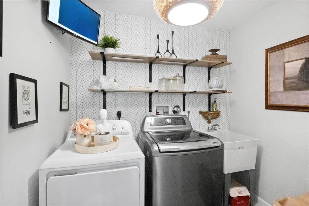 Activo con contrato: $899,000 (5 camas, 2 baños, 3469 Pies cuadrados)