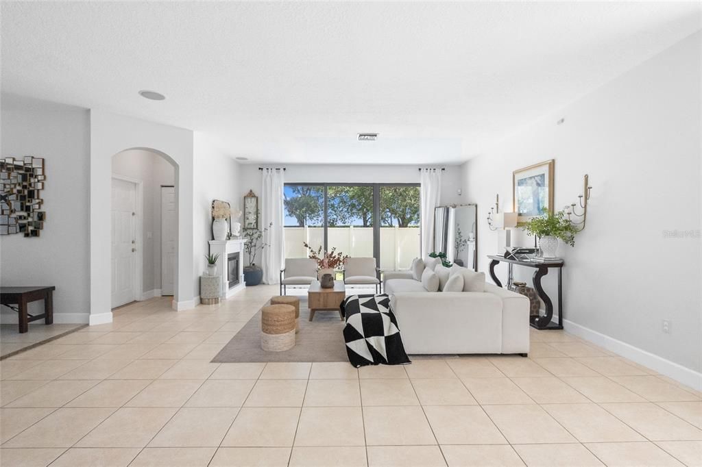 Activo con contrato: $899,000 (5 camas, 2 baños, 3469 Pies cuadrados)