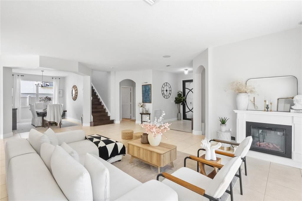 Activo con contrato: $899,000 (5 camas, 2 baños, 3469 Pies cuadrados)