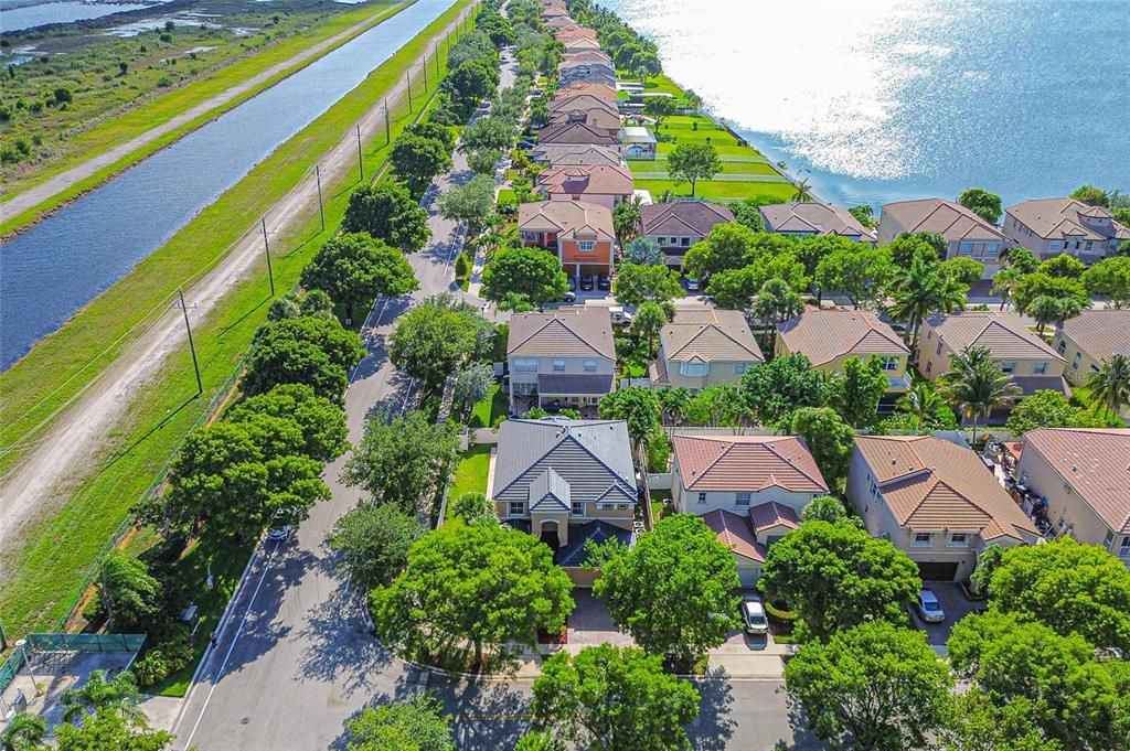 Activo con contrato: $899,000 (5 camas, 2 baños, 3469 Pies cuadrados)