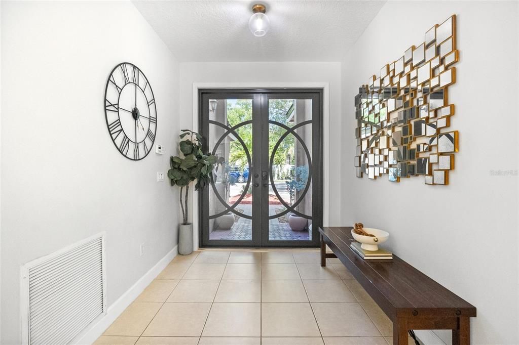 Activo con contrato: $899,000 (5 camas, 2 baños, 3469 Pies cuadrados)