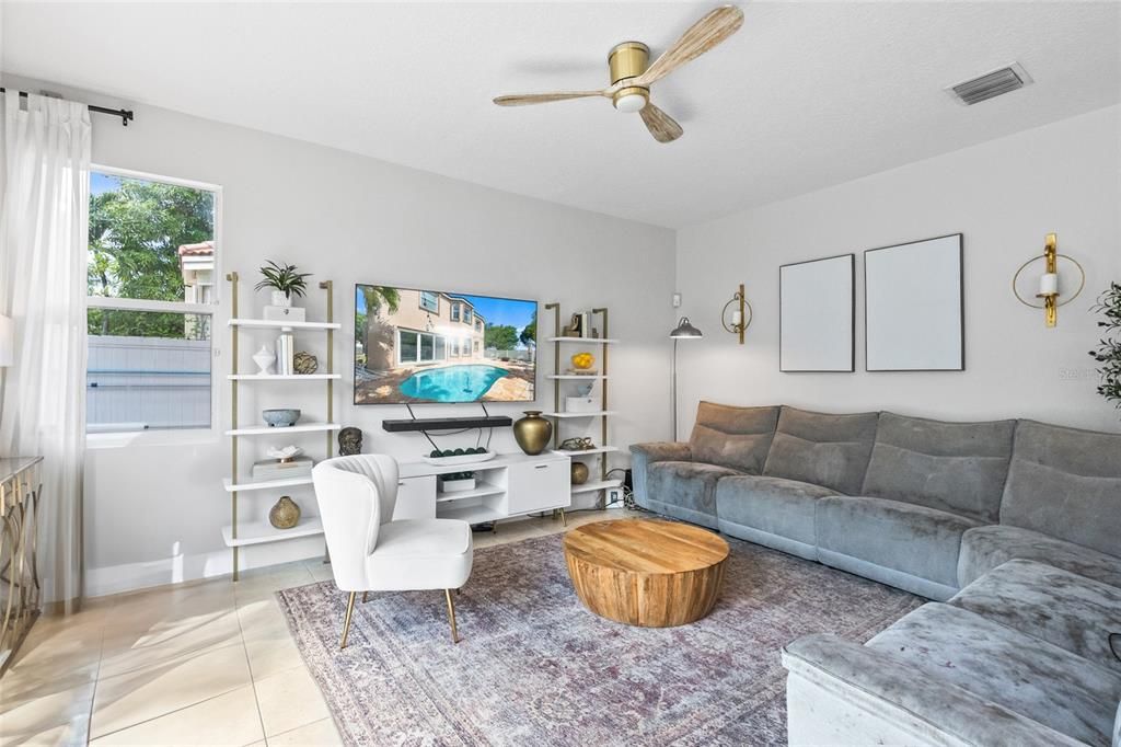 Activo con contrato: $899,000 (5 camas, 2 baños, 3469 Pies cuadrados)