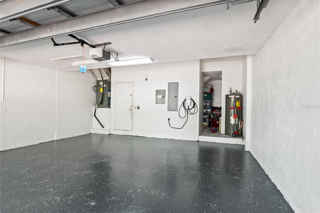 Activo con contrato: $899,000 (5 camas, 2 baños, 3469 Pies cuadrados)