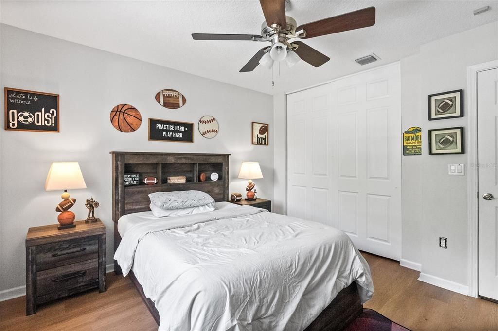 Activo con contrato: $899,000 (5 camas, 2 baños, 3469 Pies cuadrados)