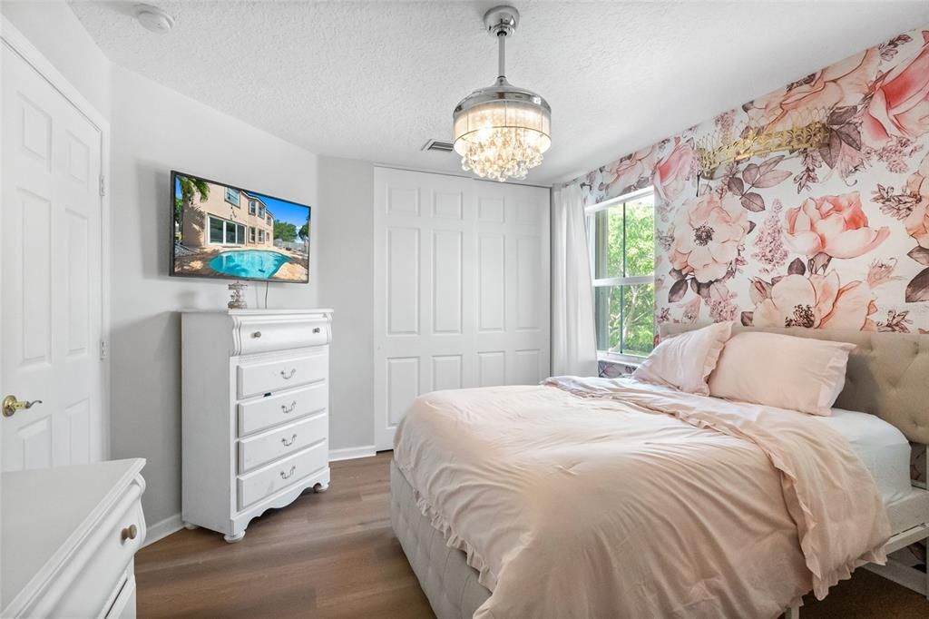 Activo con contrato: $899,000 (5 camas, 2 baños, 3469 Pies cuadrados)