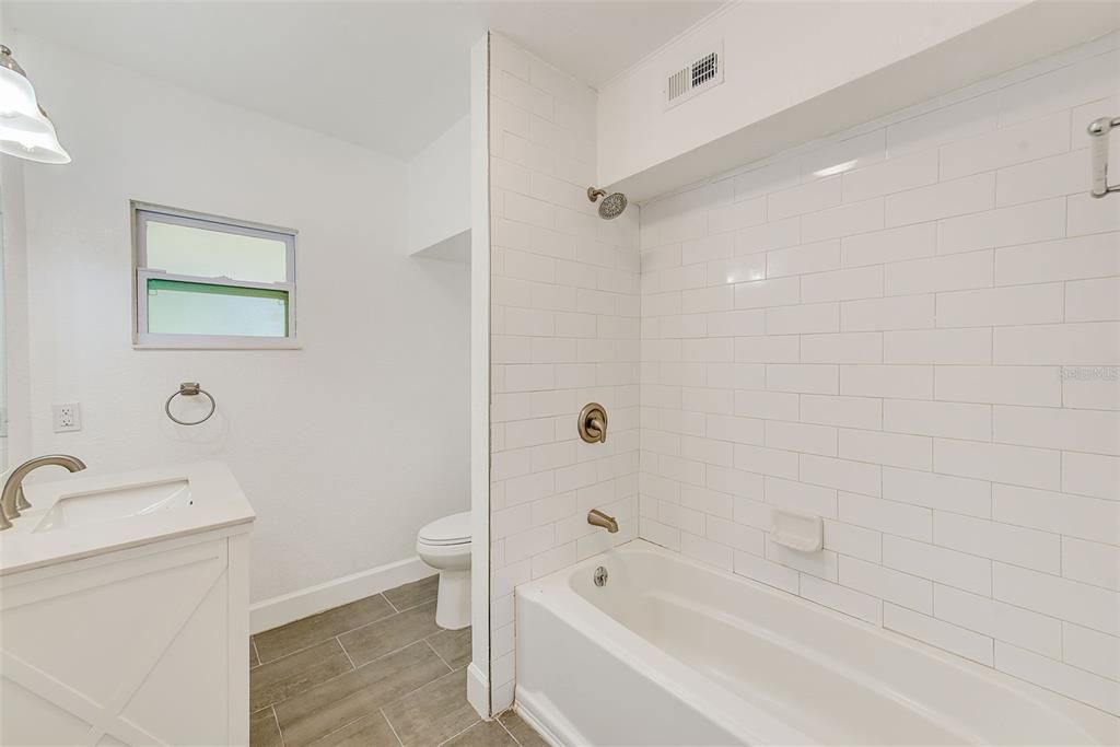 For Sale: $379,900 (2 beds, 2 baths, 1348 Square Feet)