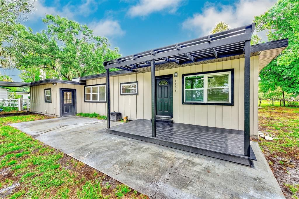 For Sale: $379,900 (2 beds, 2 baths, 1348 Square Feet)