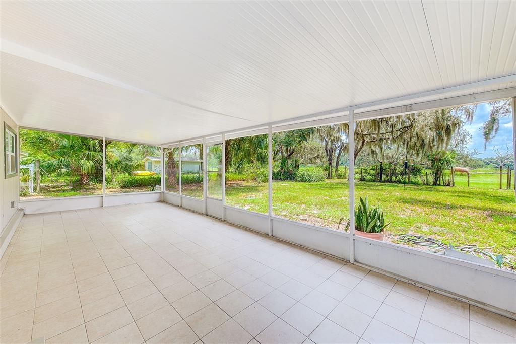 For Sale: $379,900 (2 beds, 2 baths, 1348 Square Feet)