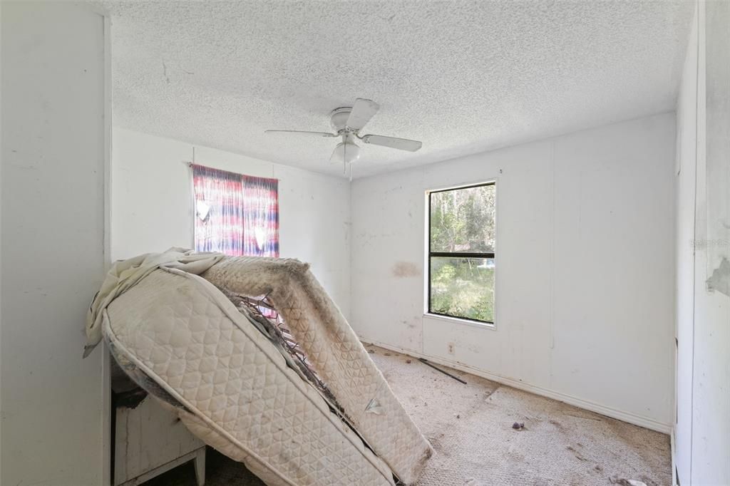 Под контрактом: $150,000 (3 спален, 2 ванн, 1196 Квадратных фут)