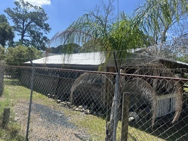 Active With Contract: $179,000 (2 beds, 2 baths, 1230 Square Feet)