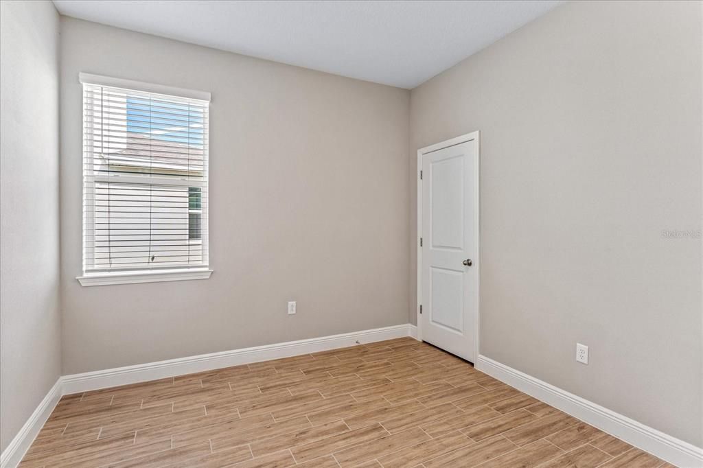 Под контрактом: $784,819 (6 спален, 4 ванн, 3412 Квадратных фут)