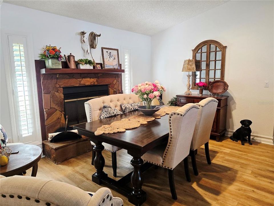 En Venta: $474,900 (3 camas, 2 baños, 1332 Pies cuadrados)