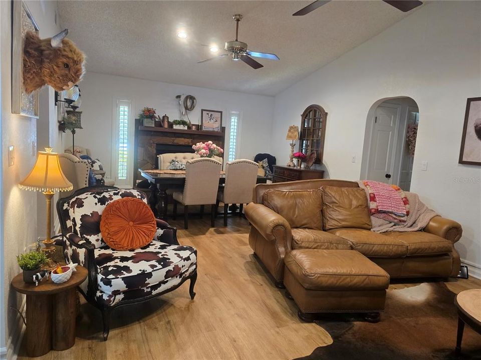 En Venta: $474,900 (3 camas, 2 baños, 1332 Pies cuadrados)