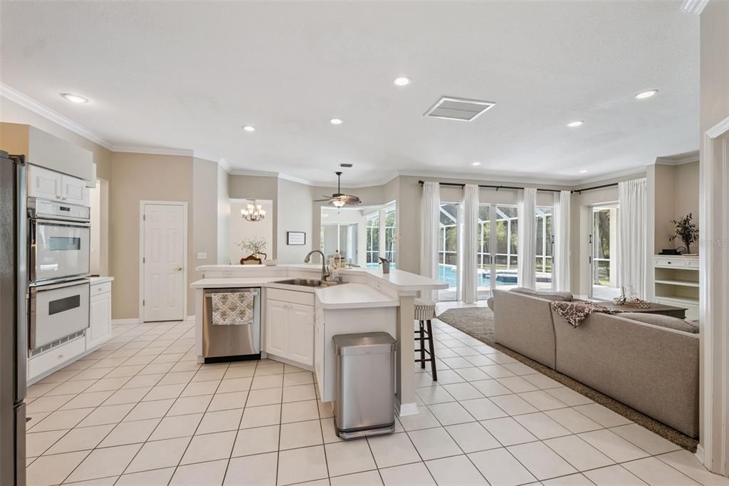 For Sale: $765,000 (4 beds, 3 baths, 2871 Square Feet)