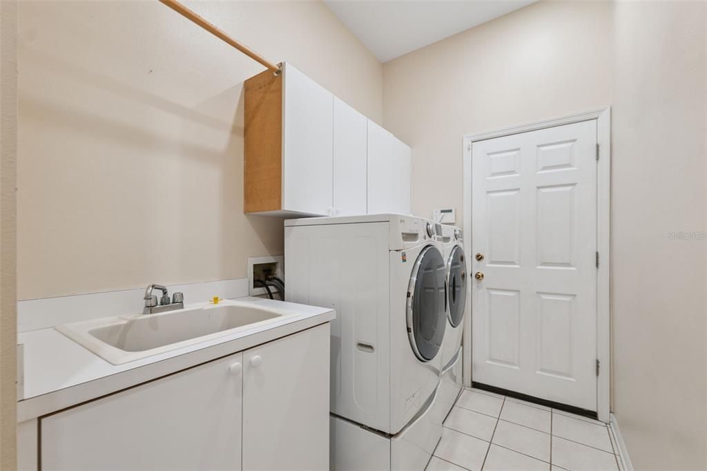 For Sale: $765,000 (4 beds, 3 baths, 2871 Square Feet)