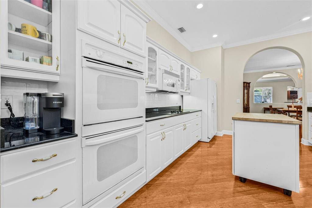 На продажу: $985,000 (4 спален, 3 ванн, 3418 Квадратных фут)