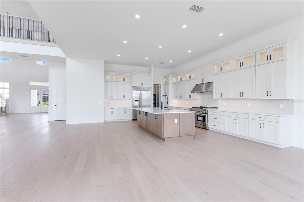 На продажу: $3,150,000 (5 спален, 6 ванн, 6632 Квадратных фут)