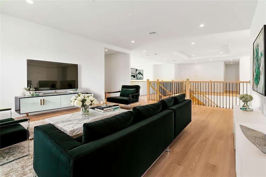 На продажу: $3,150,000 (5 спален, 6 ванн, 6632 Квадратных фут)