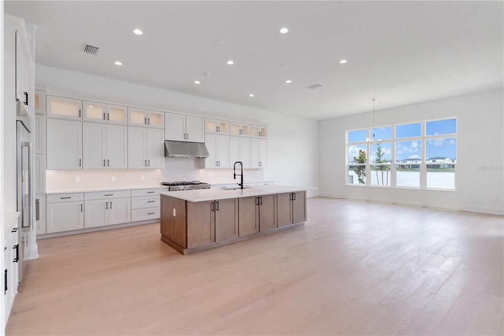 На продажу: $3,150,000 (5 спален, 6 ванн, 6632 Квадратных фут)