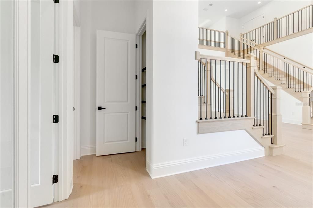 На продажу: $3,150,000 (5 спален, 6 ванн, 6632 Квадратных фут)