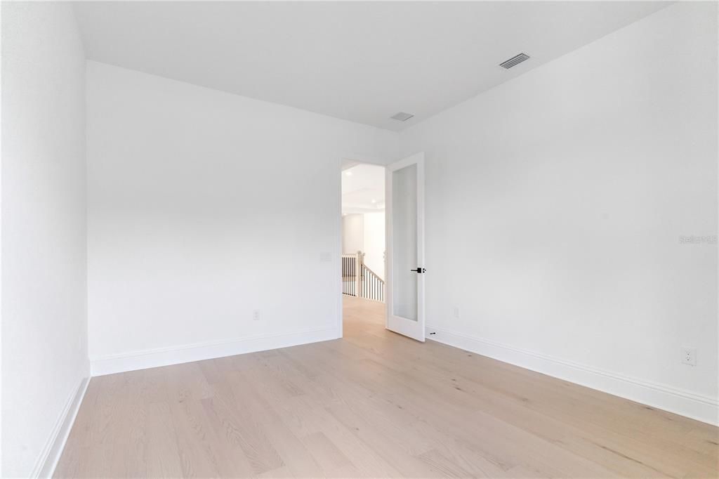 На продажу: $3,150,000 (5 спален, 6 ванн, 6632 Квадратных фут)