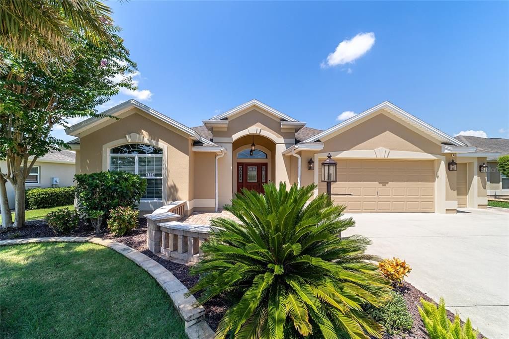 最近售出: $550,000 (3 贝兹, 2 浴室, 1953 平方英尺)