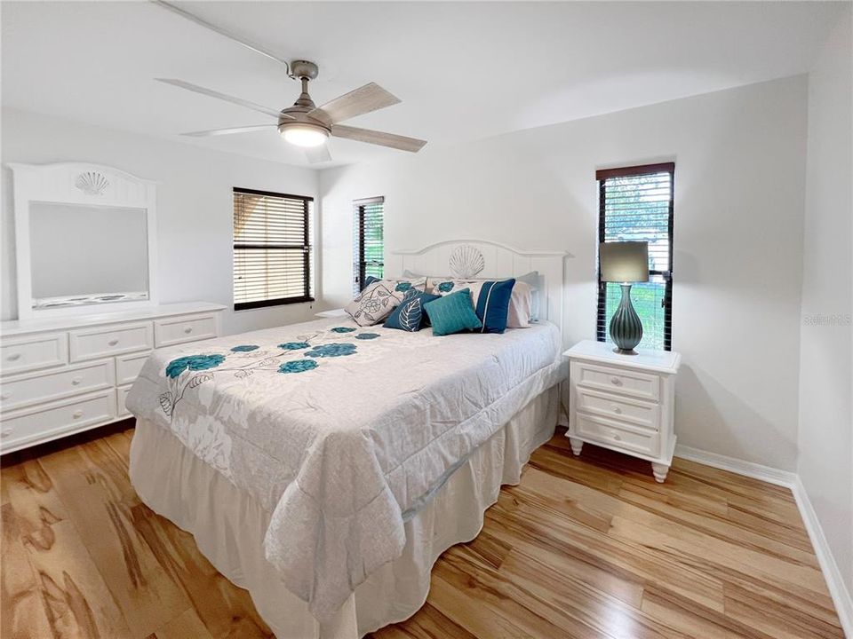 待售: $150,000 (2 贝兹, 2 浴室, 990 平方英尺)