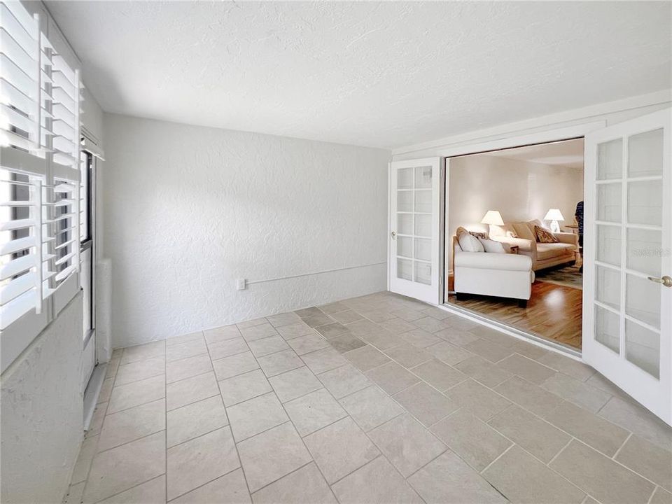 待售: $150,000 (2 贝兹, 2 浴室, 990 平方英尺)