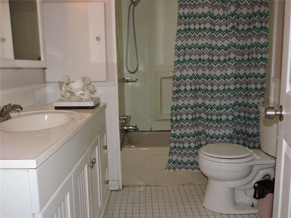 待售: $164,900 (2 贝兹, 1 浴室, 1166 平方英尺)