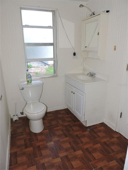 待售: $164,900 (2 贝兹, 1 浴室, 1166 平方英尺)