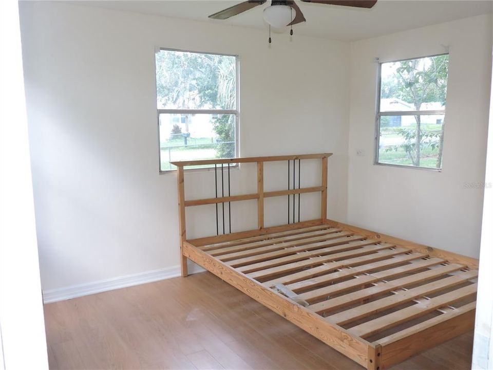 待售: $164,900 (2 贝兹, 1 浴室, 1166 平方英尺)