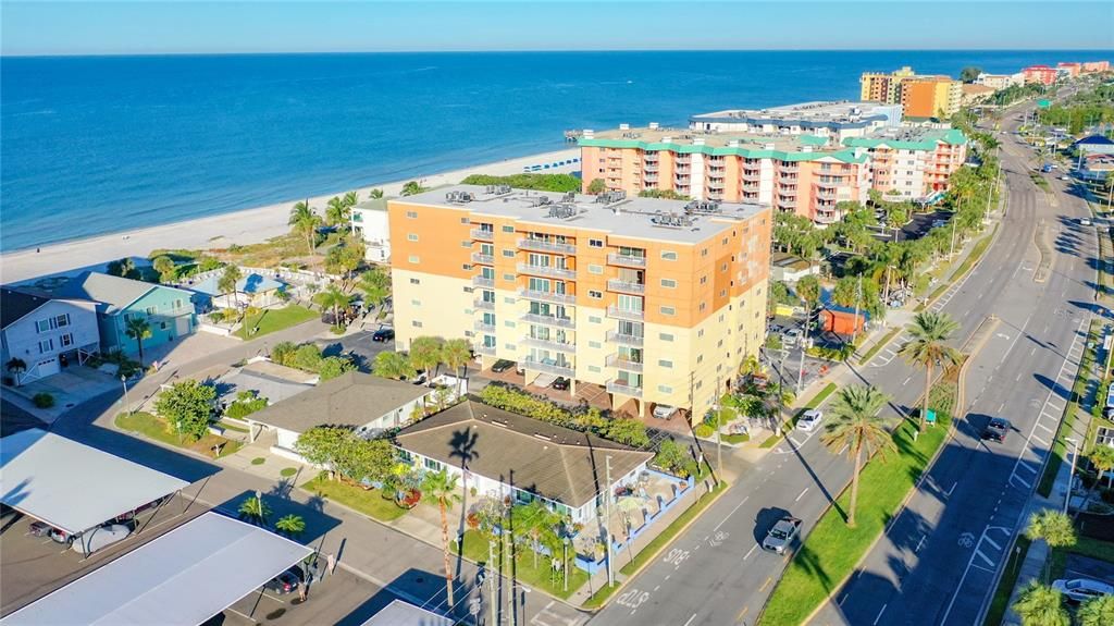 For Rent: $2,900 (2 beds, 2 baths, 1184 Square Feet)