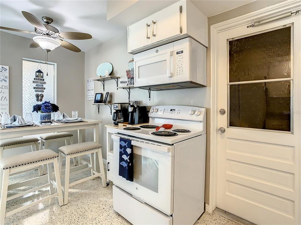 For Rent: $2,900 (2 beds, 2 baths, 1184 Square Feet)