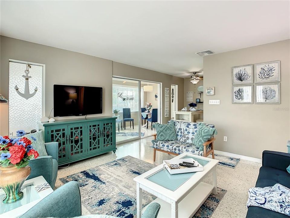 For Rent: $2,900 (2 beds, 2 baths, 1184 Square Feet)