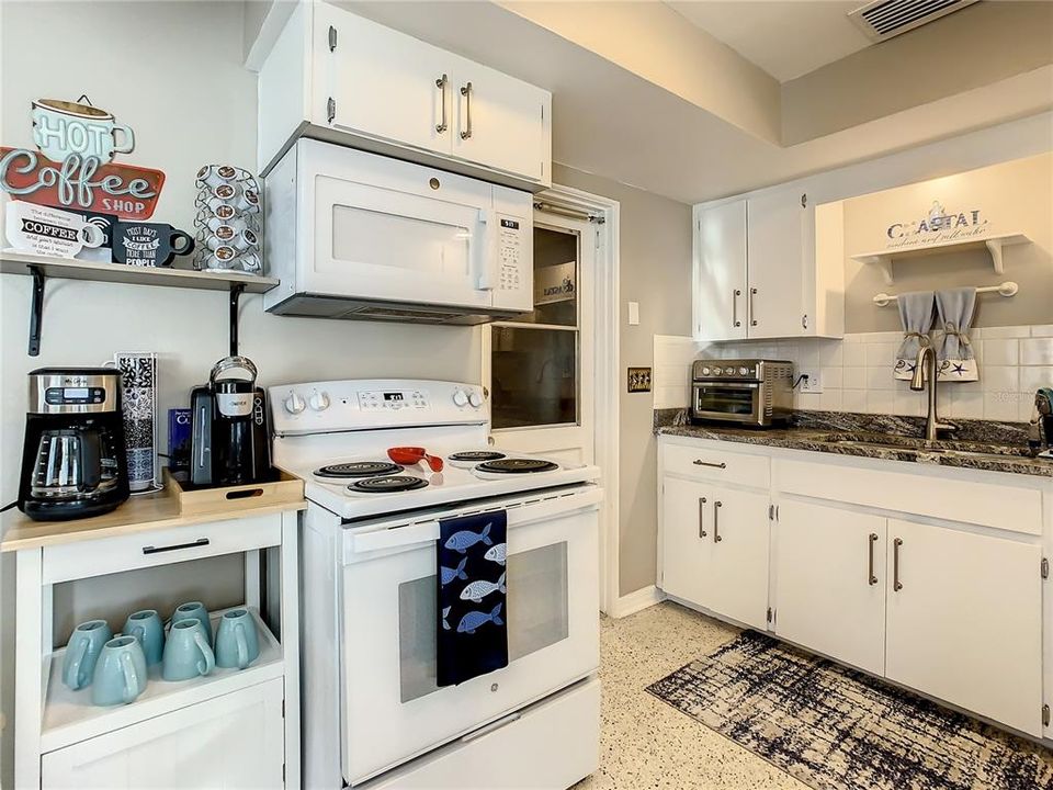 For Rent: $2,900 (2 beds, 2 baths, 1184 Square Feet)