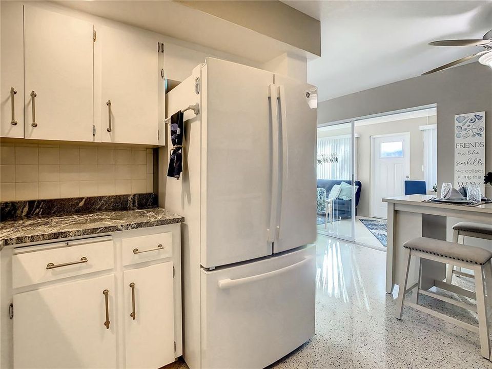 For Rent: $2,900 (2 beds, 2 baths, 1184 Square Feet)