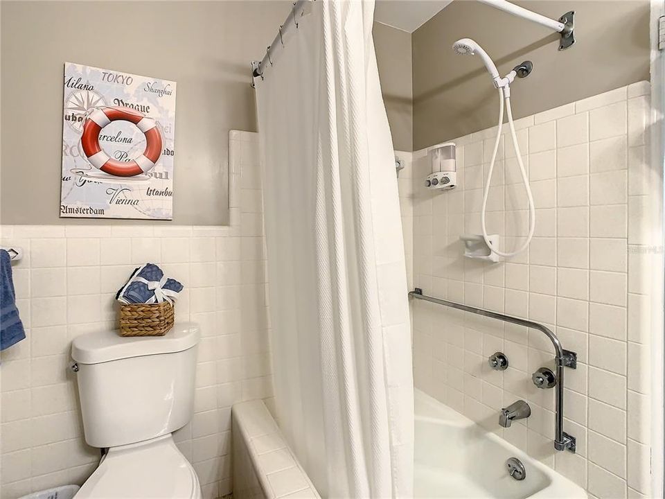 For Rent: $2,900 (2 beds, 2 baths, 1184 Square Feet)