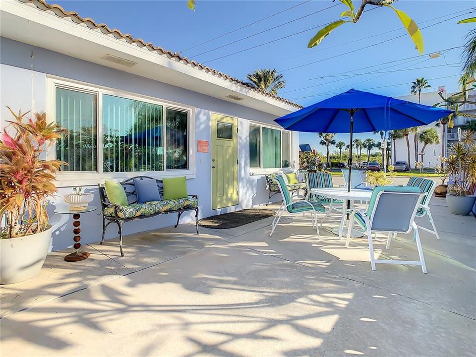 For Rent: $2,900 (2 beds, 2 baths, 1184 Square Feet)