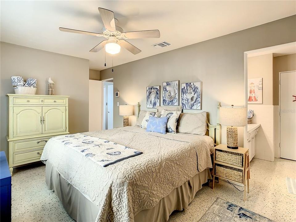 For Rent: $2,900 (2 beds, 2 baths, 1184 Square Feet)