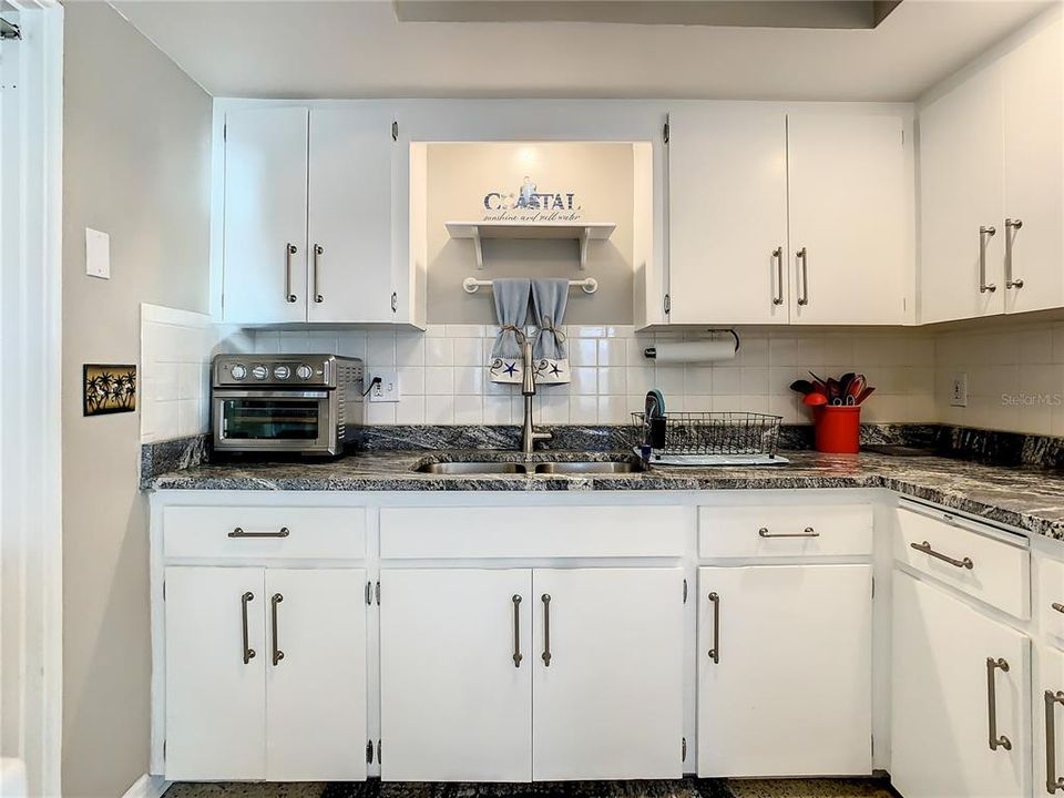 For Rent: $2,900 (2 beds, 2 baths, 1184 Square Feet)