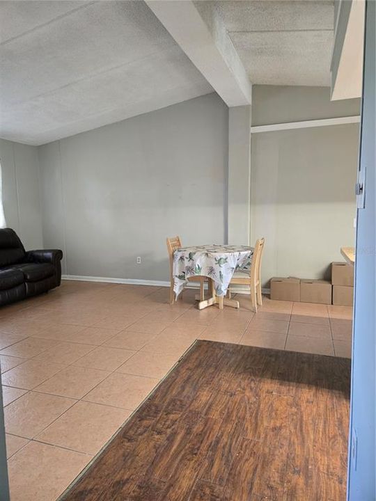 En Venta: $250,000 (2 camas, 1 baños, 900 Pies cuadrados)