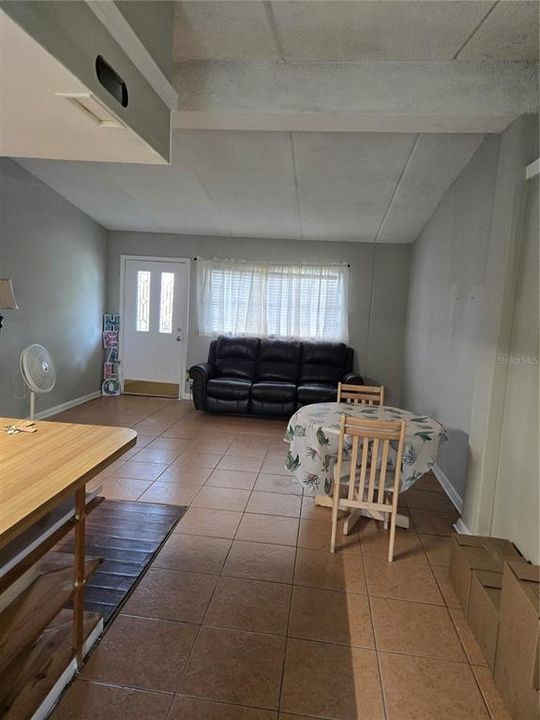 En Venta: $250,000 (2 camas, 1 baños, 900 Pies cuadrados)