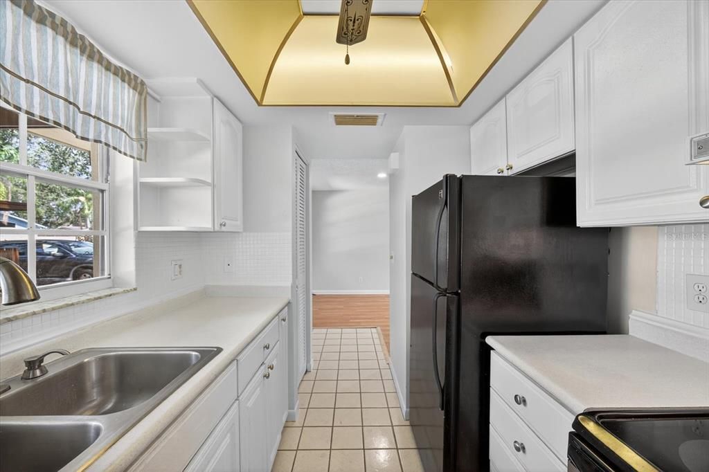 Под контрактом: $109,900 (1 спален, 1 ванн, 645 Квадратных фут)