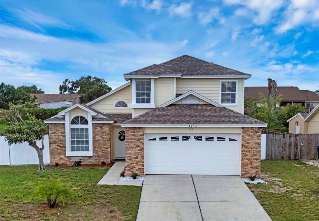 Recently Sold: $375,000 (4 beds, 2 baths, 1872 Square Feet)