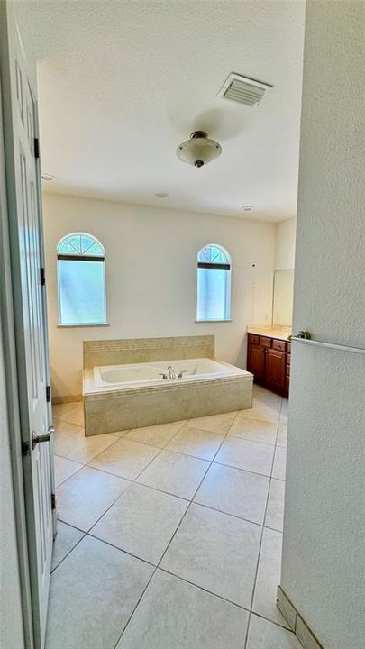 待售: $659,000 (3 贝兹, 2 浴室, 3000 平方英尺)