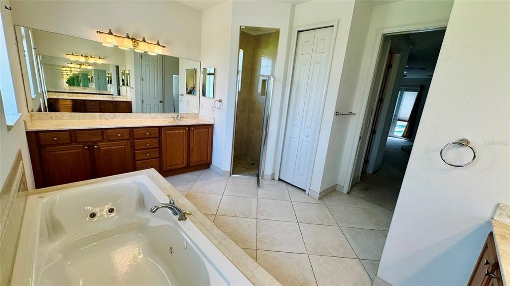 待售: $659,000 (3 贝兹, 2 浴室, 3000 平方英尺)