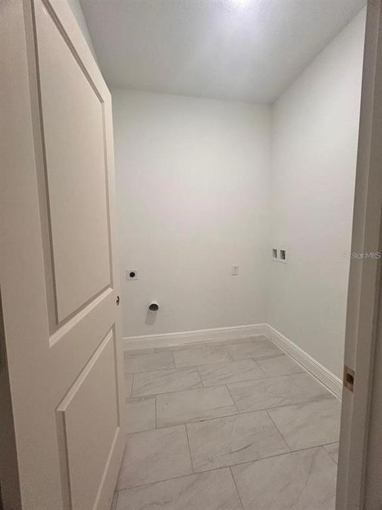 В аренду: $1,780 (4 спален, 2 ванн, 1581 Квадратных фут)