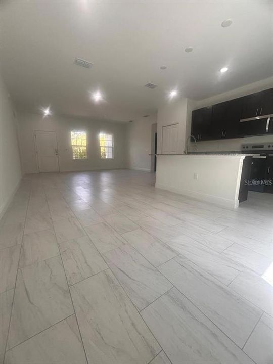 В аренду: $1,780 (4 спален, 2 ванн, 1581 Квадратных фут)